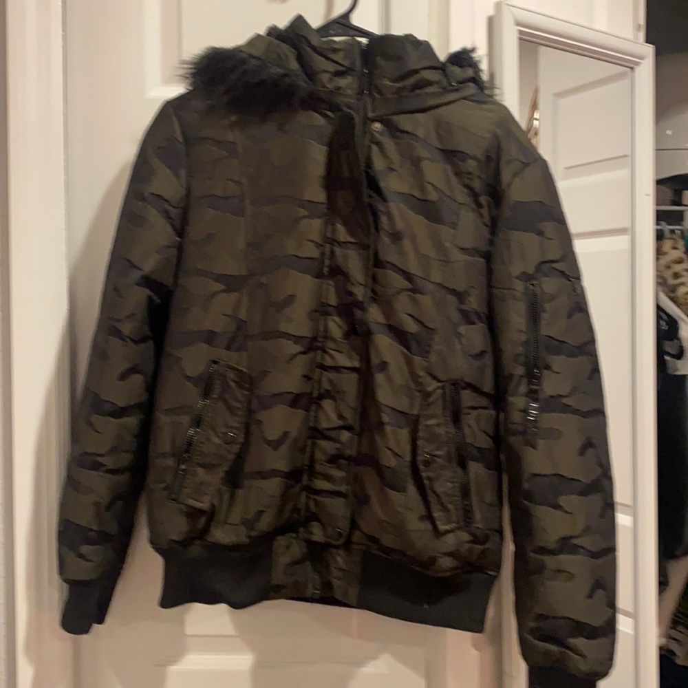 Guess Camo Jacket , Large, New, Never Worn